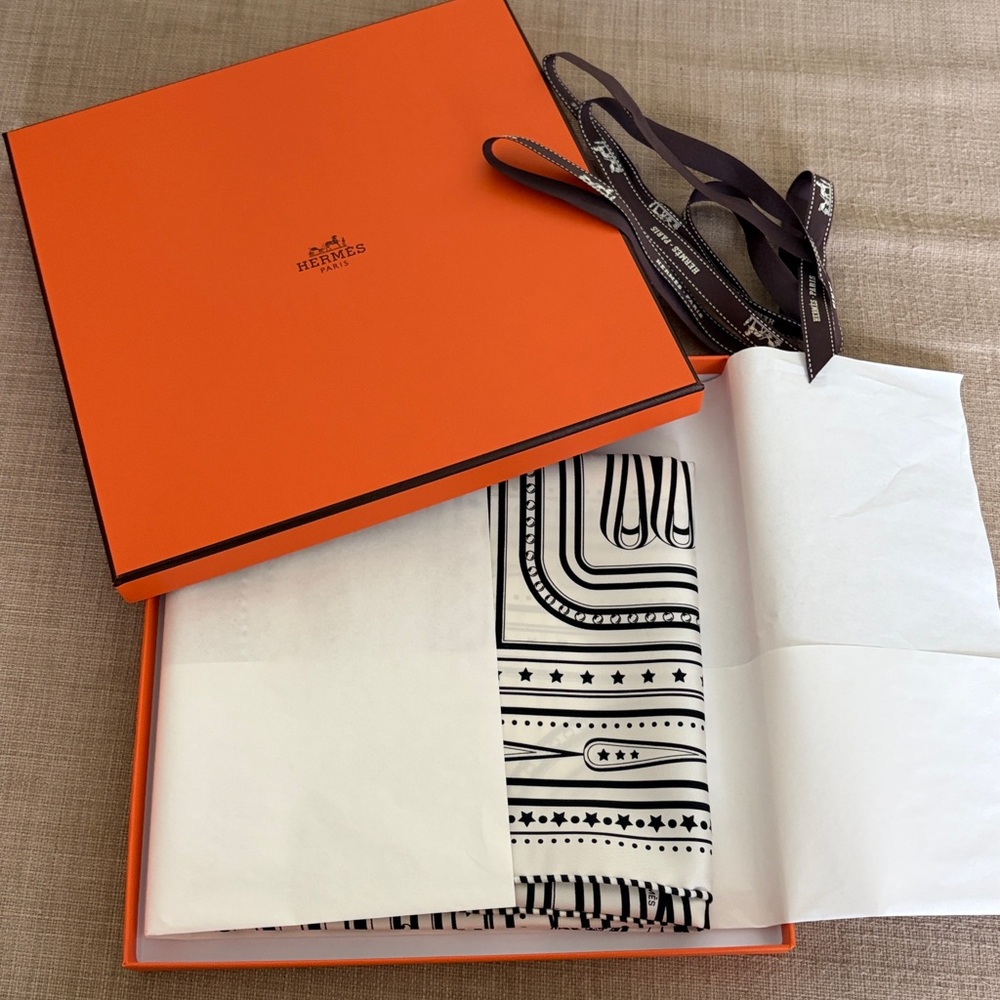 Hermes 55x55 Scarf